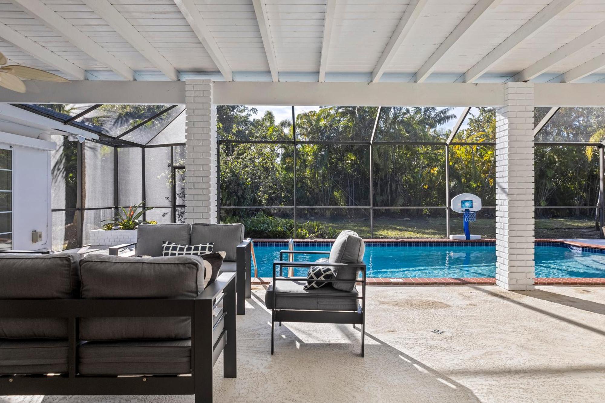 Tranquil Heirloom Hideaway Pool In South Casa vacanze *